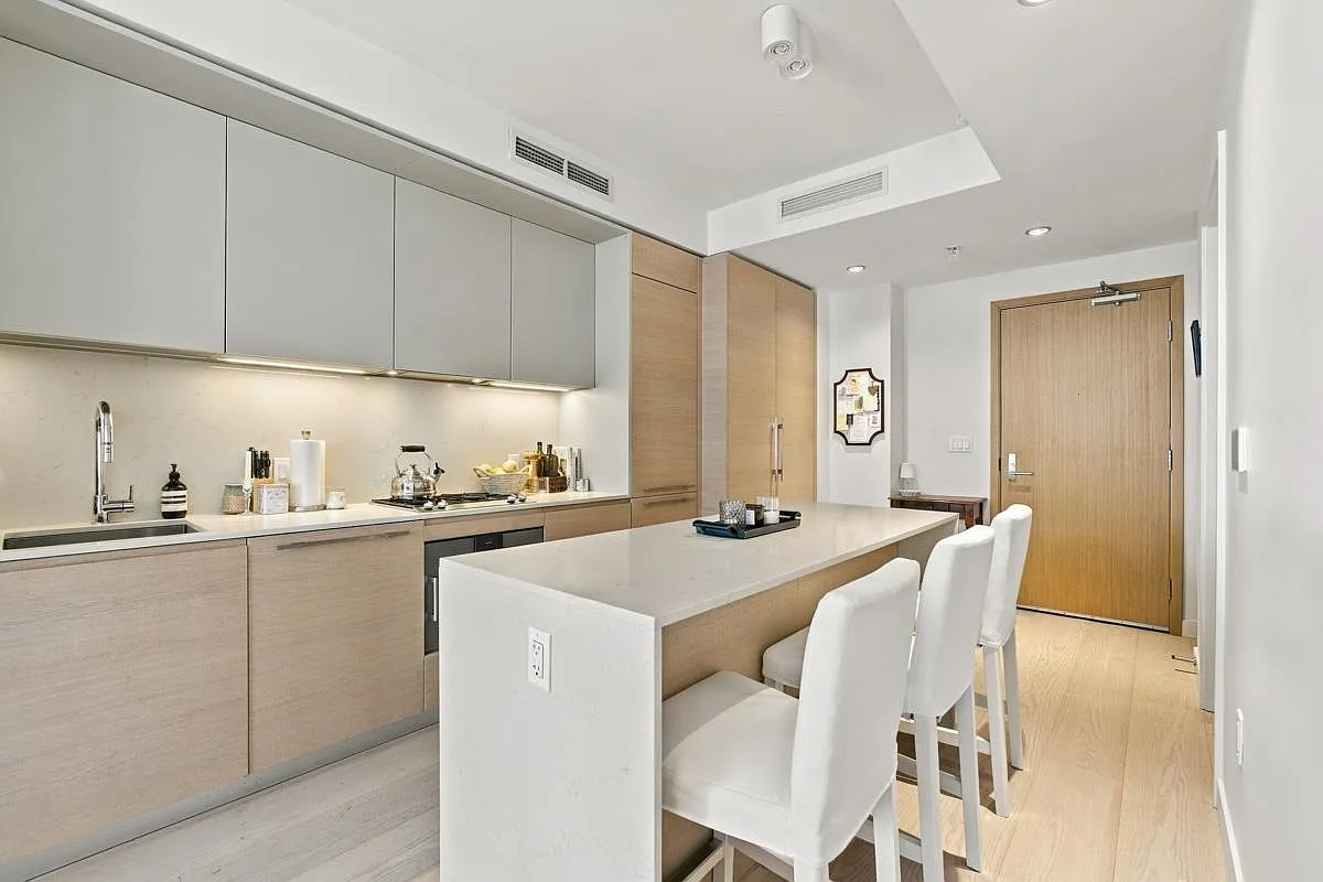 1 bed, 558 sqft, $3,000 — Photo 1