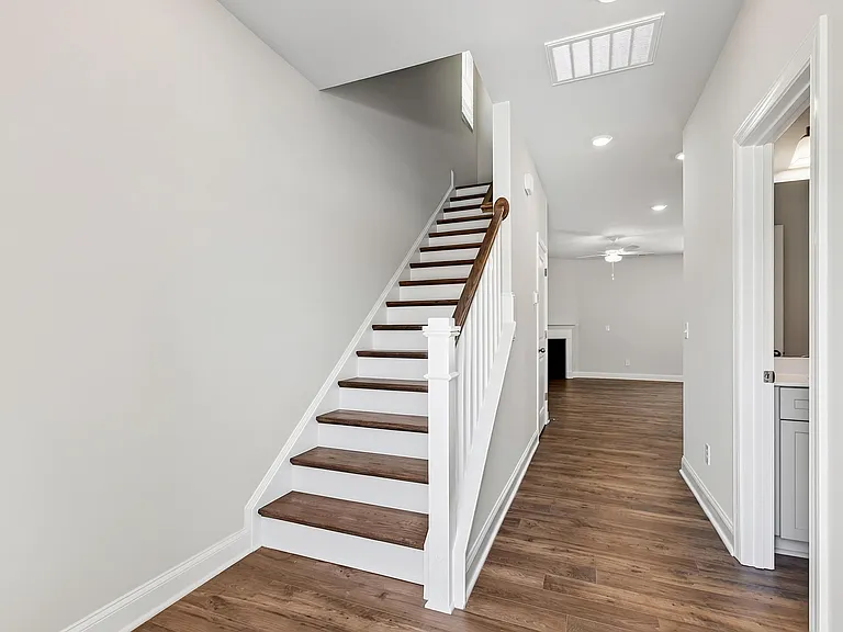801 Portland Rose Dr — Photo 18