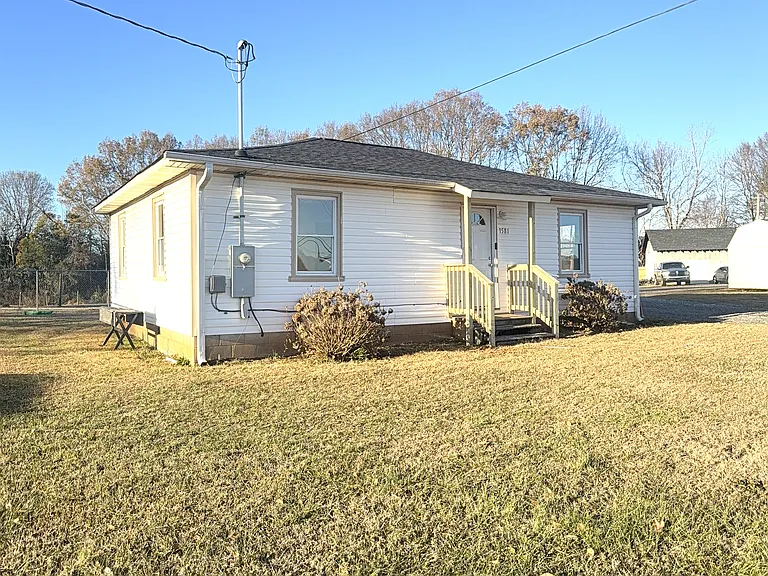 1581 Old Furnace Rd — Photo 3