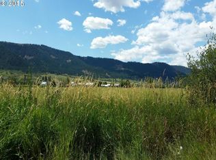 222 School St, Halfway, OR 97834