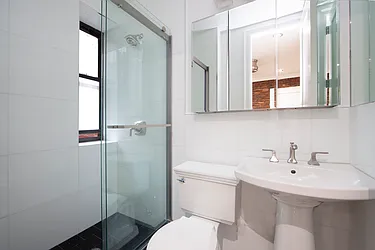 Rented by R New York