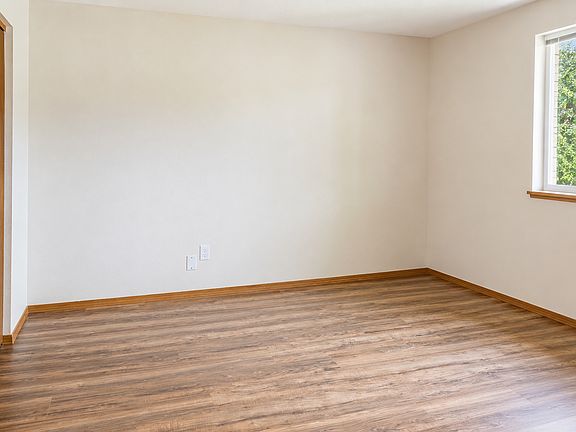 5th image of 1158 SE La Mesa Ave