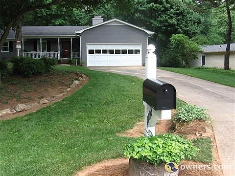 Beautiful home in Guilford College area
