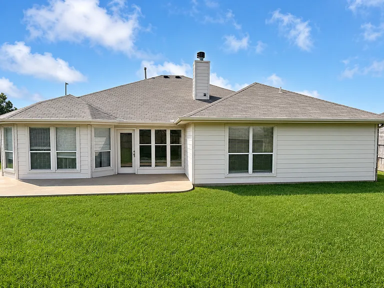 1327 Walter Ellison Dr — Photo 1