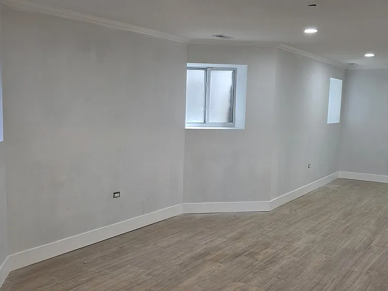 3015 W Ainslie St — Photo 5