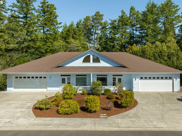 1011 10th St, Florence, OR 97439
