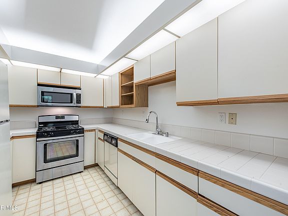 5th image of 29107 Thousand Oaks Blvd Unit B