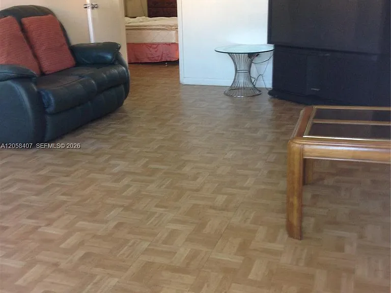 2734 SW 24th Ter #2 — Photo 2