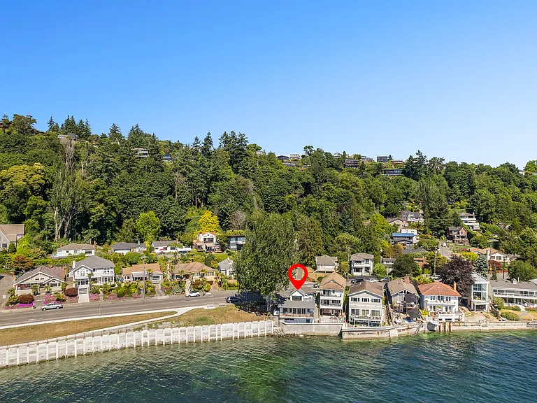 4701 Beach Dr SW — Photo 33