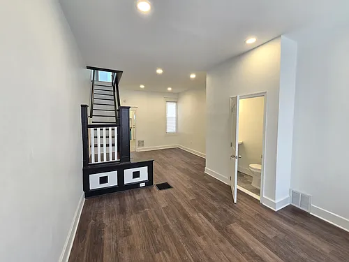 2613 Oakford St Photo 1