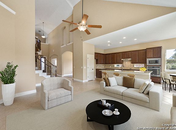 4th image of 225 James Fannin St