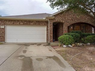7042 Summit Parc Dr, Dallas, TX 75249
