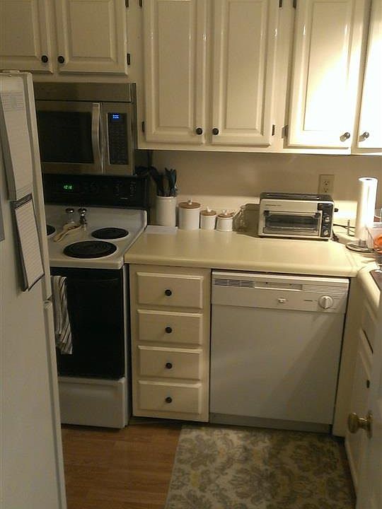 2nd image of 1640 Village Glenn Dr