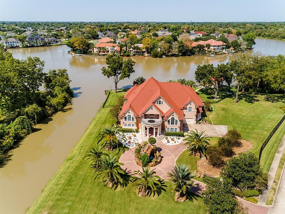 1st image of 1 Flamingo Island Dr
