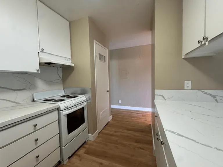 120 San Lorenzo Blvd — Photo 52