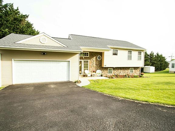 3rd image of 55 Rosehill Dr