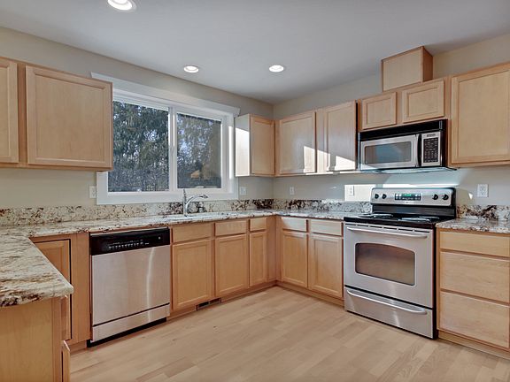 4th image of 35010 10th Avenue Ct E