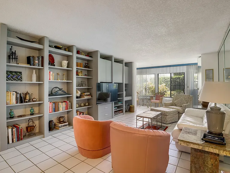 3154 Via Poinciana Dr #116 — Photo 3