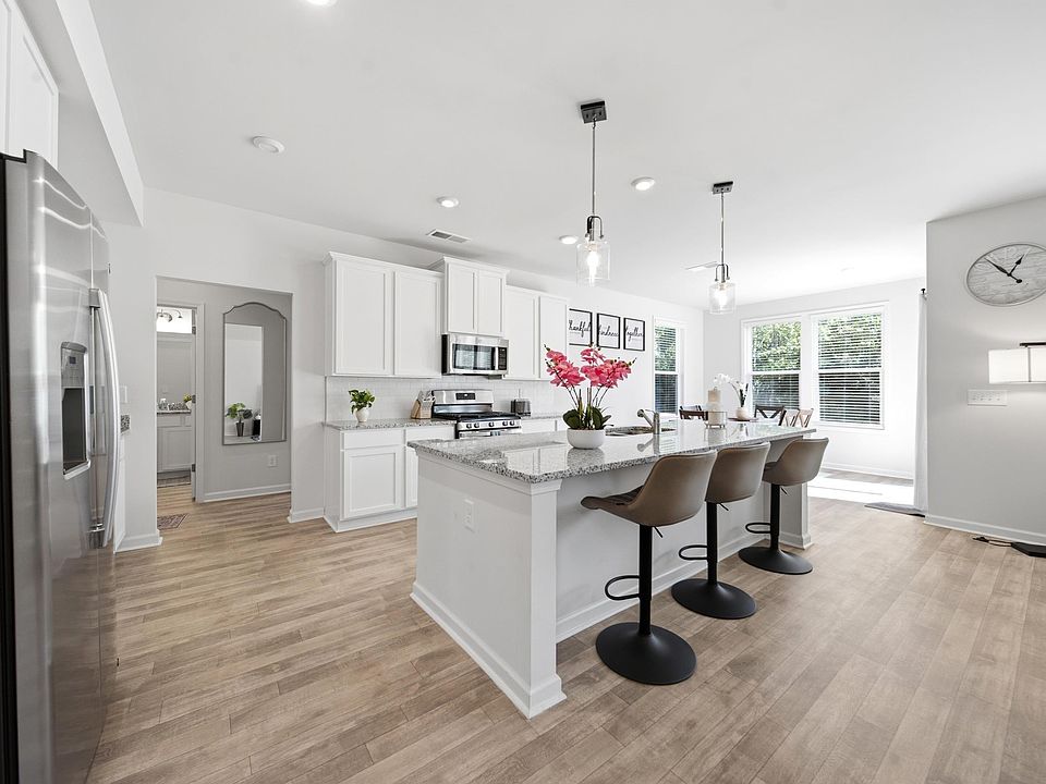 1st image of 663 Oak Branch Pl
