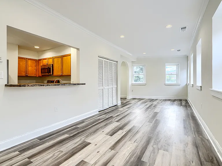 739 W Pratt St #2 — Photo 3