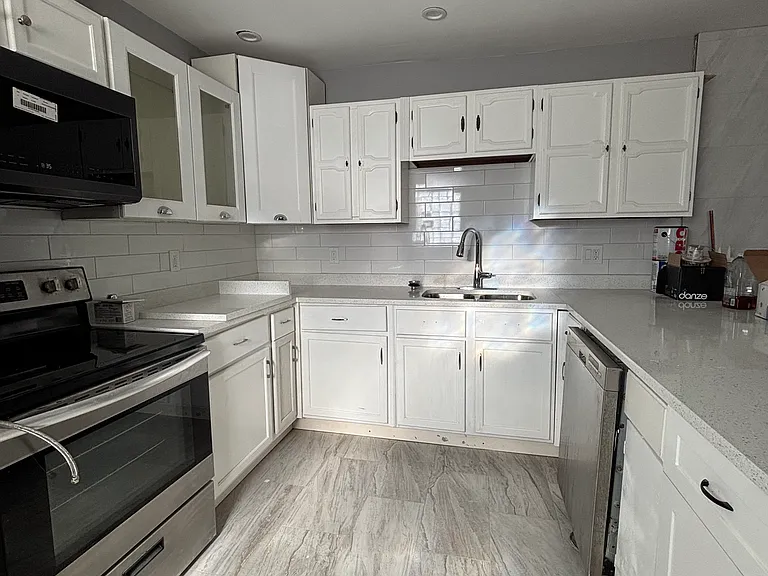 5860 N Lincoln Ave #2F — Photo 3
