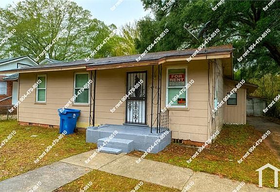2nd image of 4928 40th Street Cir