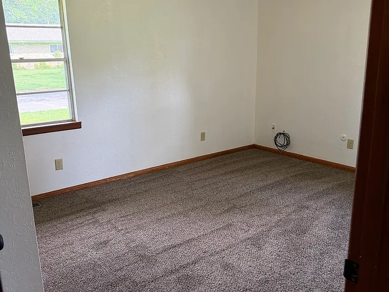 702 E Ida Ave — Photo 7