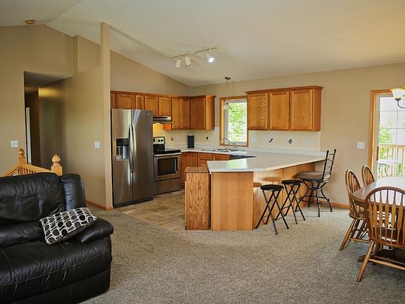 Fresh carpet and paint throughout!