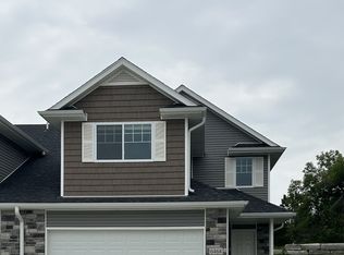 6464 Maple View Ct, Lincoln, NE 68512