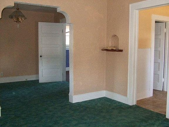4th image of 322 Blue Lakes Blvd