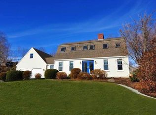 26 Peggy Ln, Portsmouth, RI 02871