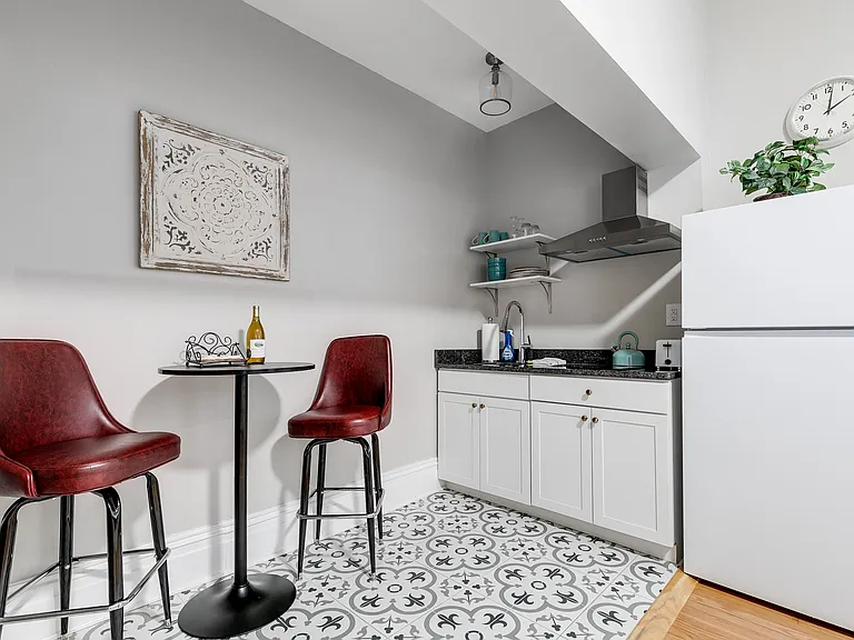 2337 W Grace St #2 — Photo 6