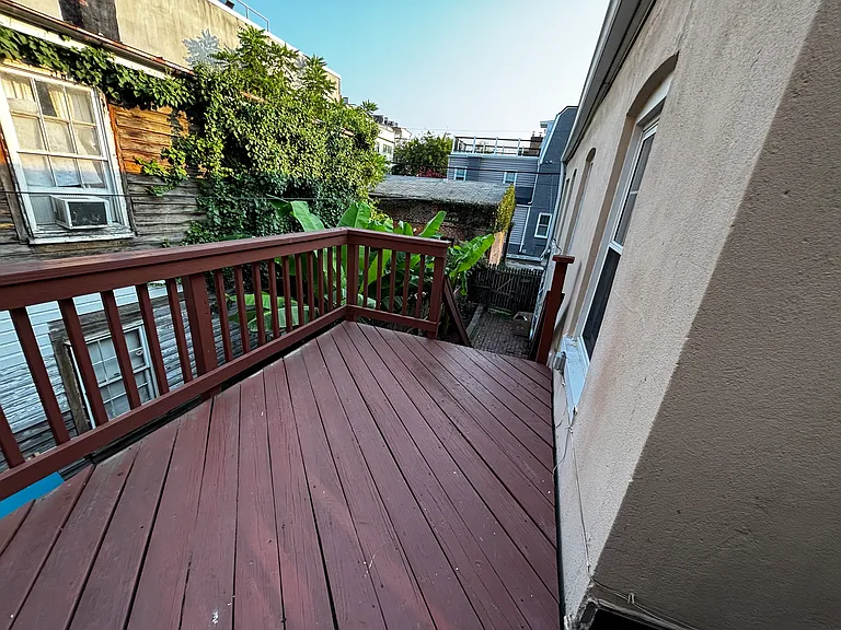1305 King St #1 — Photo 10