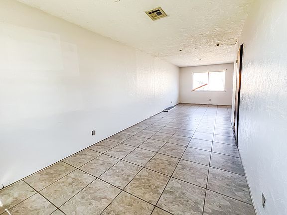 4th image of 1609 W 6th St