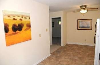 5th image of 9209 Farmington Dr