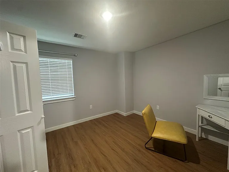 6610 Haight St #B — Photo 9