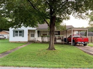 305 SE Henry St, Bentonville, AR 72712