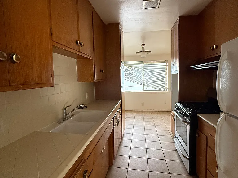 7231 Franklin Ave #2 — Photo 20