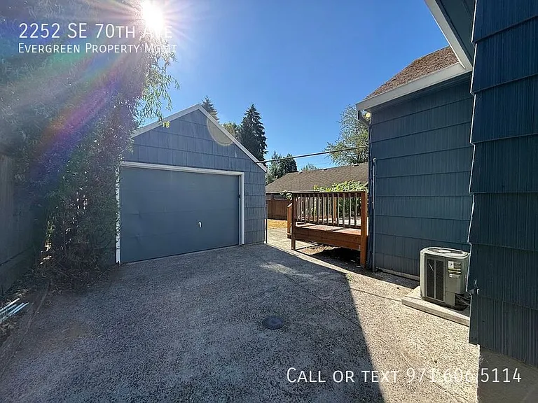2252 SE 70th Ave — Photo 44