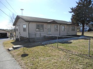 500 Center St, Exeter, MO 65647
