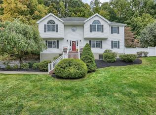 32 Cross Rd, Cortlandt Manor, NY 10567
