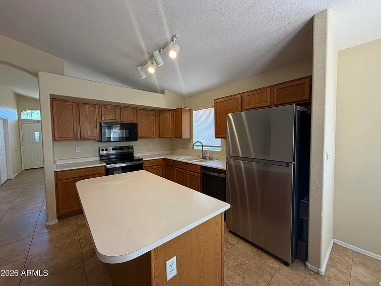 1289 W Maria Ln — Photo 5