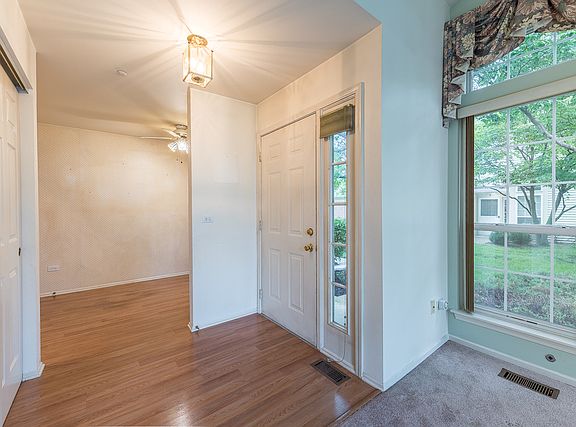 5th image of 426 Cromwell Cir Unit 1