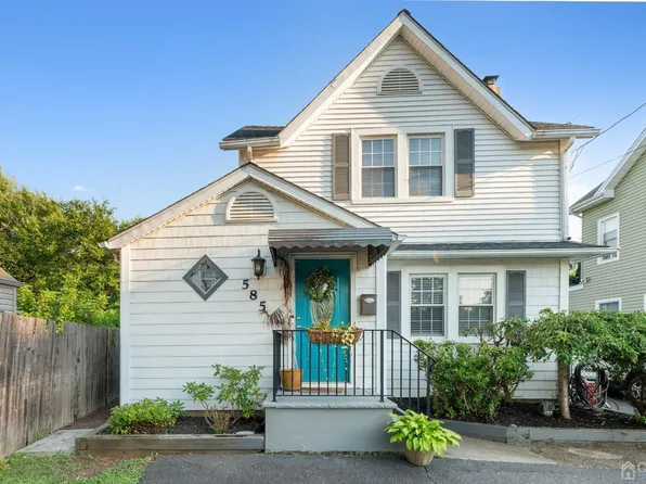 585 New Durham Rd, Metuchen, NJ 08840