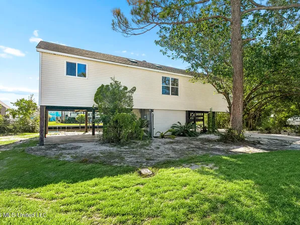6178 Pontiac Dr, Kiln, MS 39556