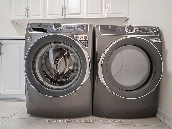 3rd image of 2 Silvermills Ln