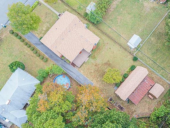 5th image of 7400 Oakmont Dr