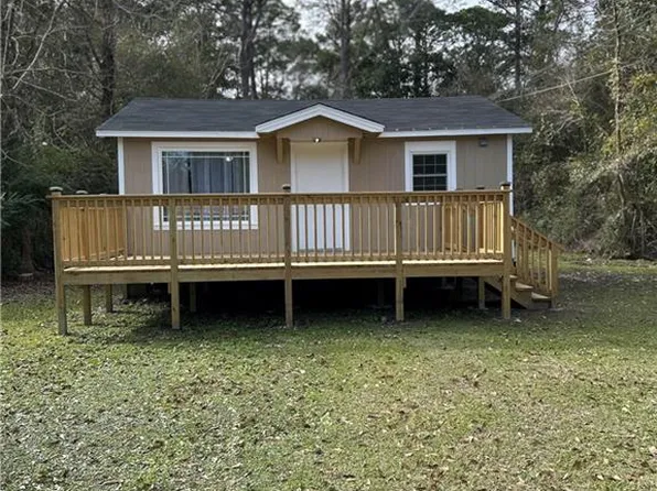 13940 Harding Ave, Bayou La Batre, AL 36509