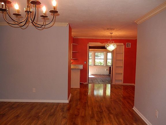 4th image of 5703 Cypress Cir