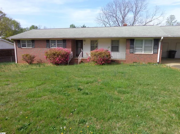 8 Champlain Dr, Greenville, SC 29611